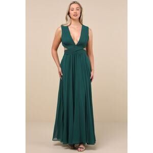 Lulus NWT Vivid Imagination Emerald Green Cutout Plunging Twirl Maxi Dress Large